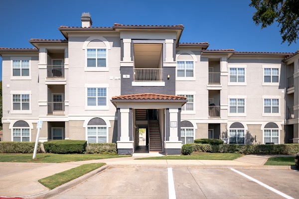 The Pointe at Vista Ridge Apartments apartments in Addison, TX