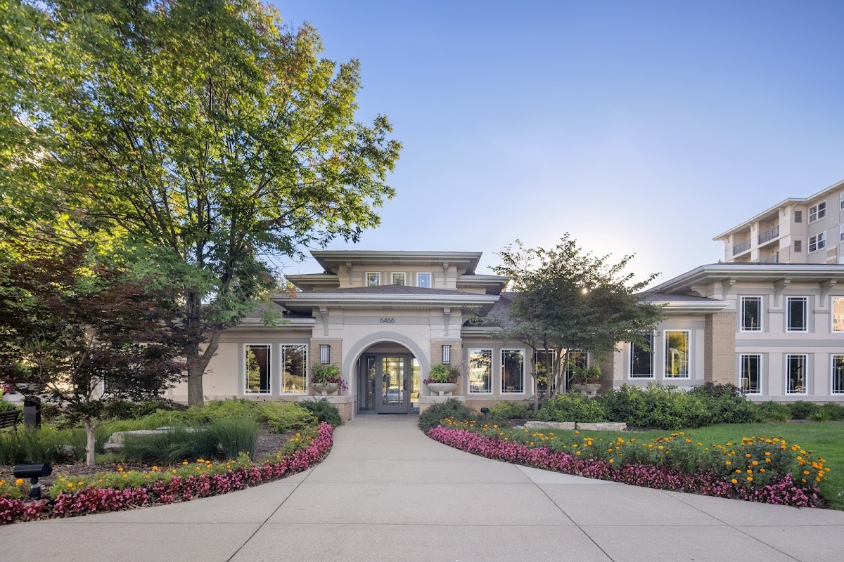 AMLI at Seven Bridges apartments in Woodridge, IL