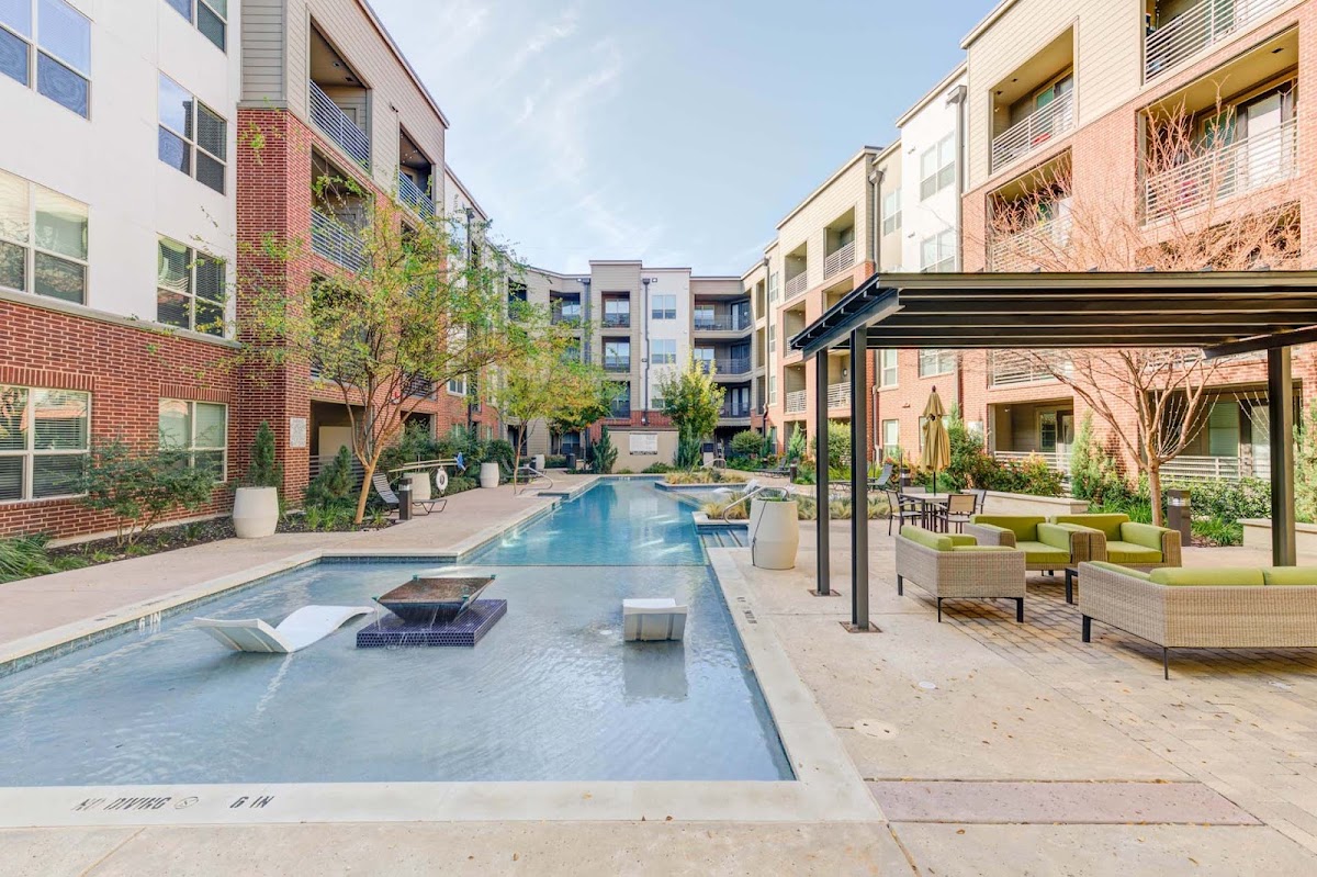 Windsor Addison Apartments apartments in Addison, TX