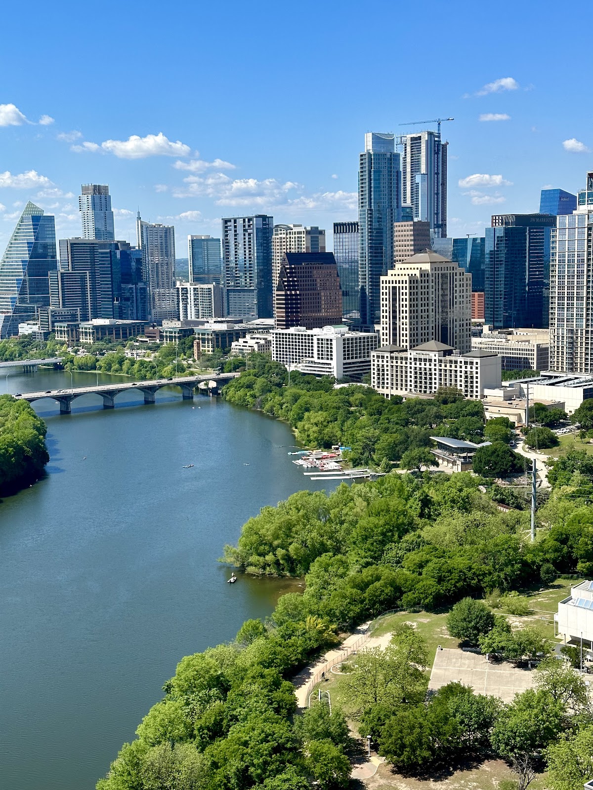 Windsor on the Lake apartments in Austin TX