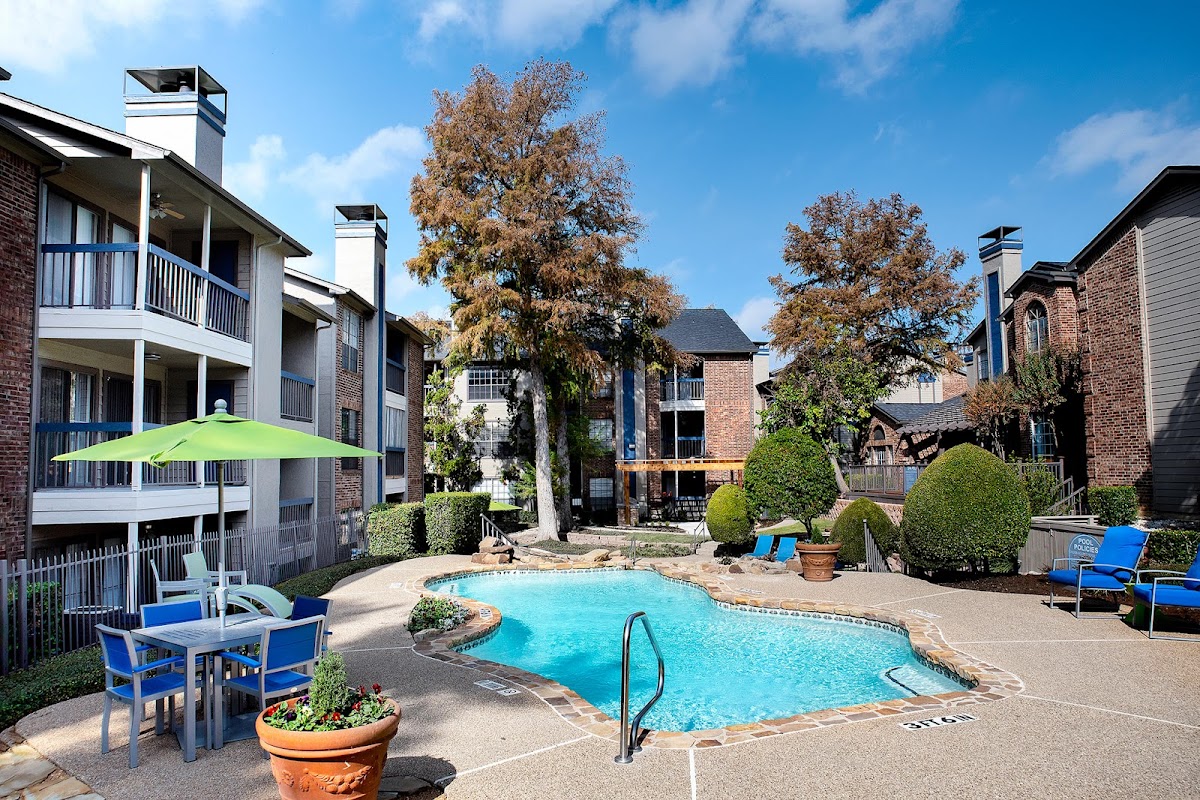Infinity on the Mark Apartments apartments in Addison, TX