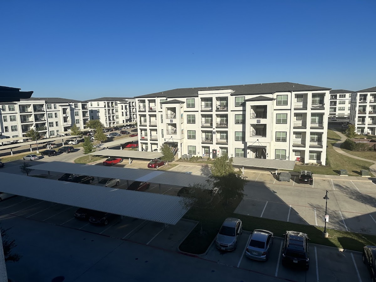 Encore 380 apartments in Addison, TX