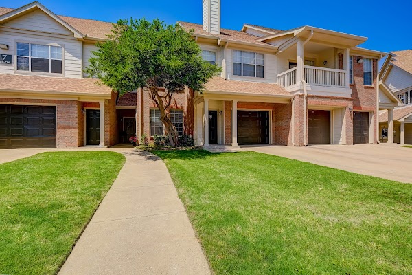 Homes of Prairie Springs apartments in Addison, TX