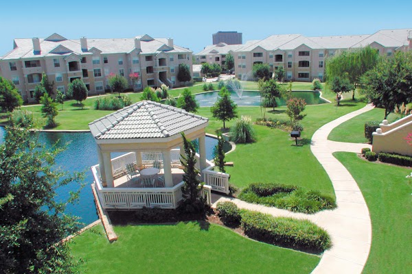 Lakeview at Parkside apartments in Farmers Branch, TX