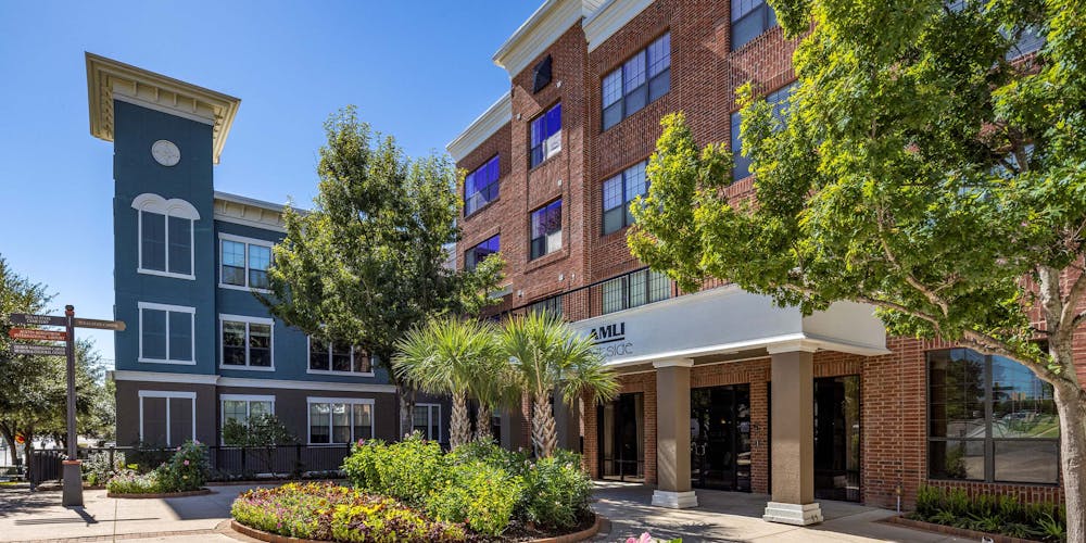 AMLI Eastside apartments in Austin, TX
